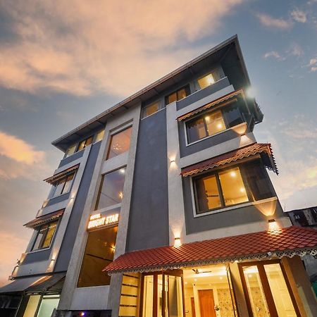 Hotel Bright Star Mahābaleshwar Esterno foto