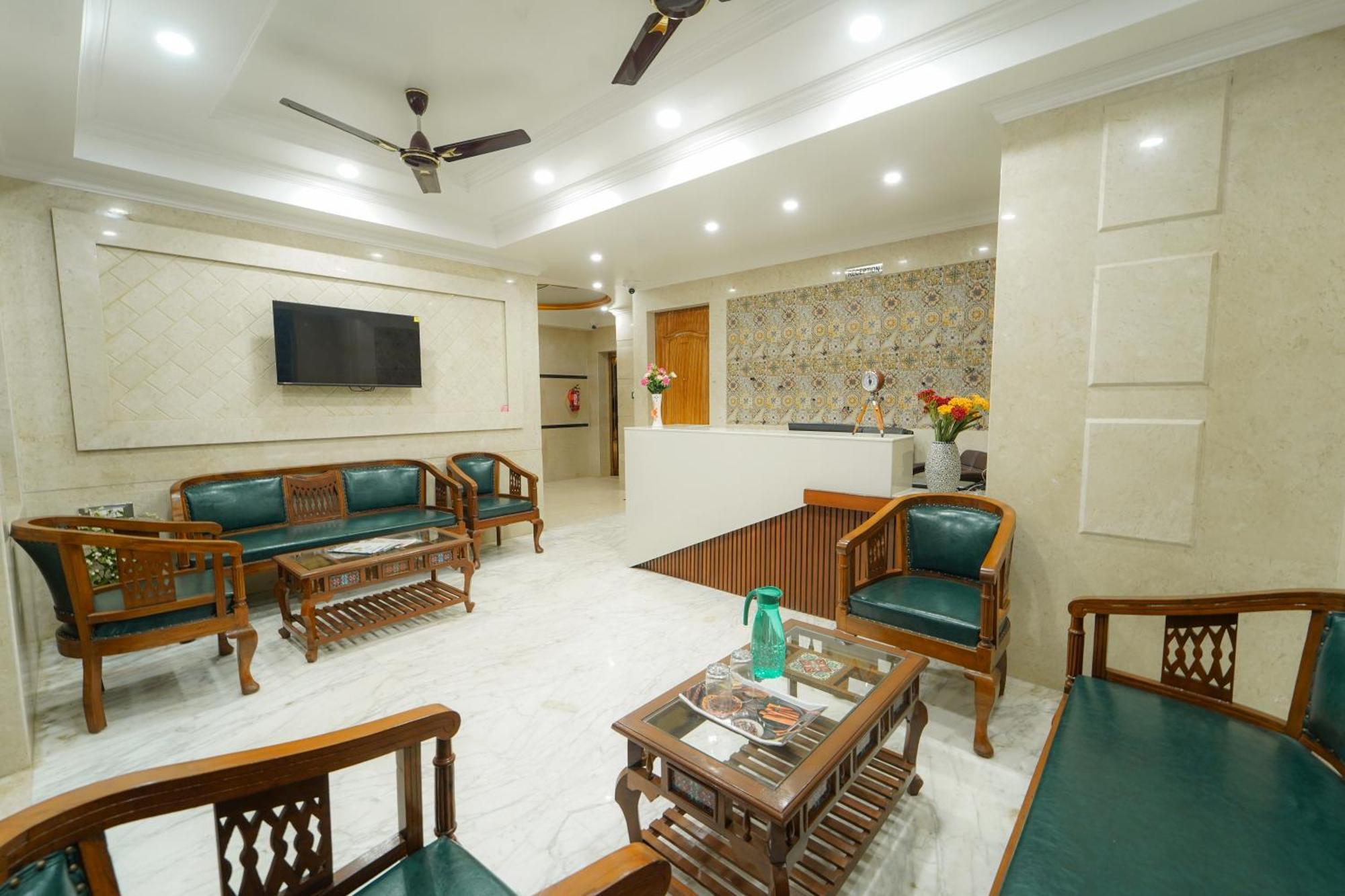 Hotel Bright Star Mahābaleshwar Esterno foto