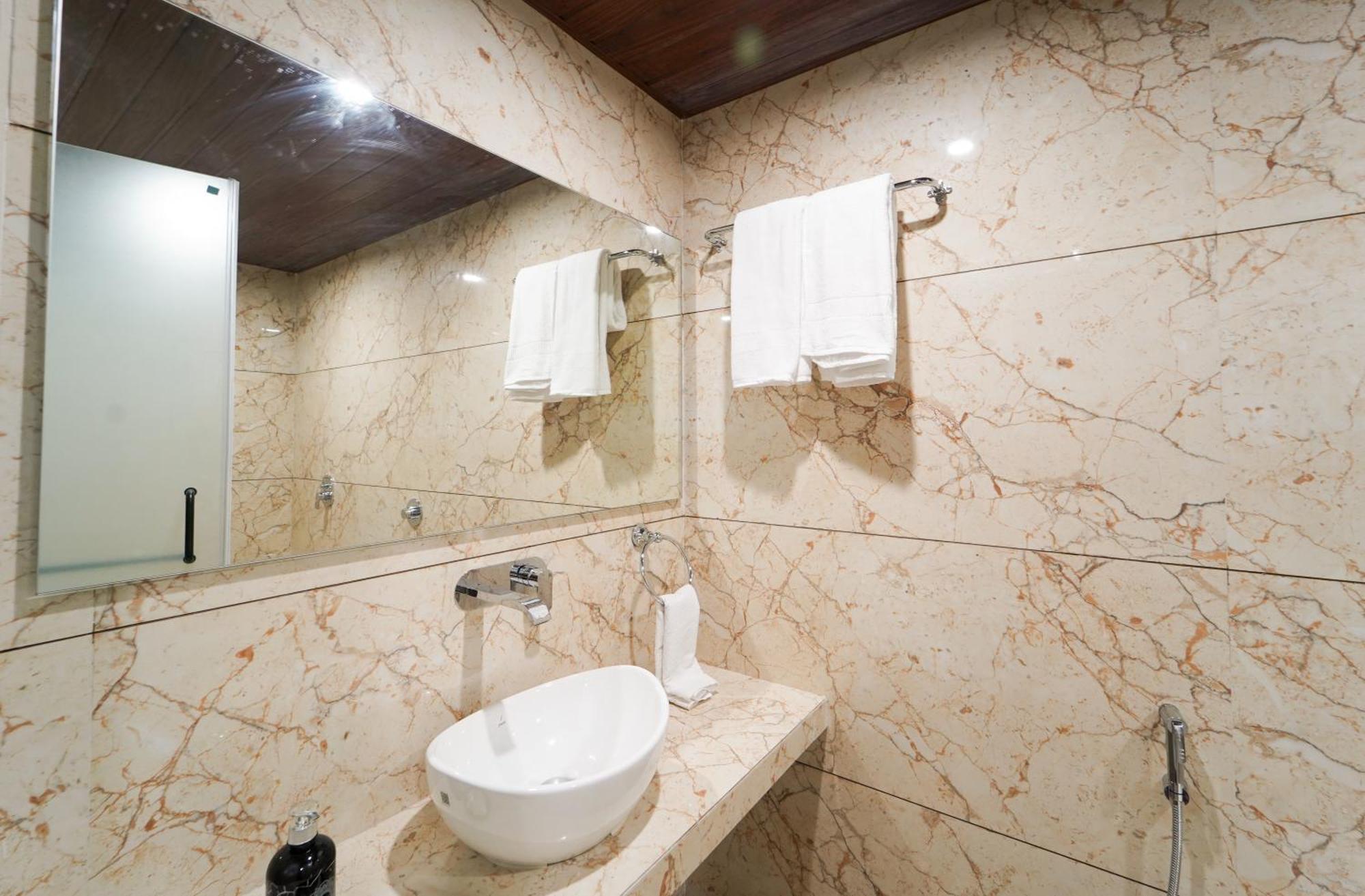 Hotel Bright Star Mahābaleshwar Esterno foto