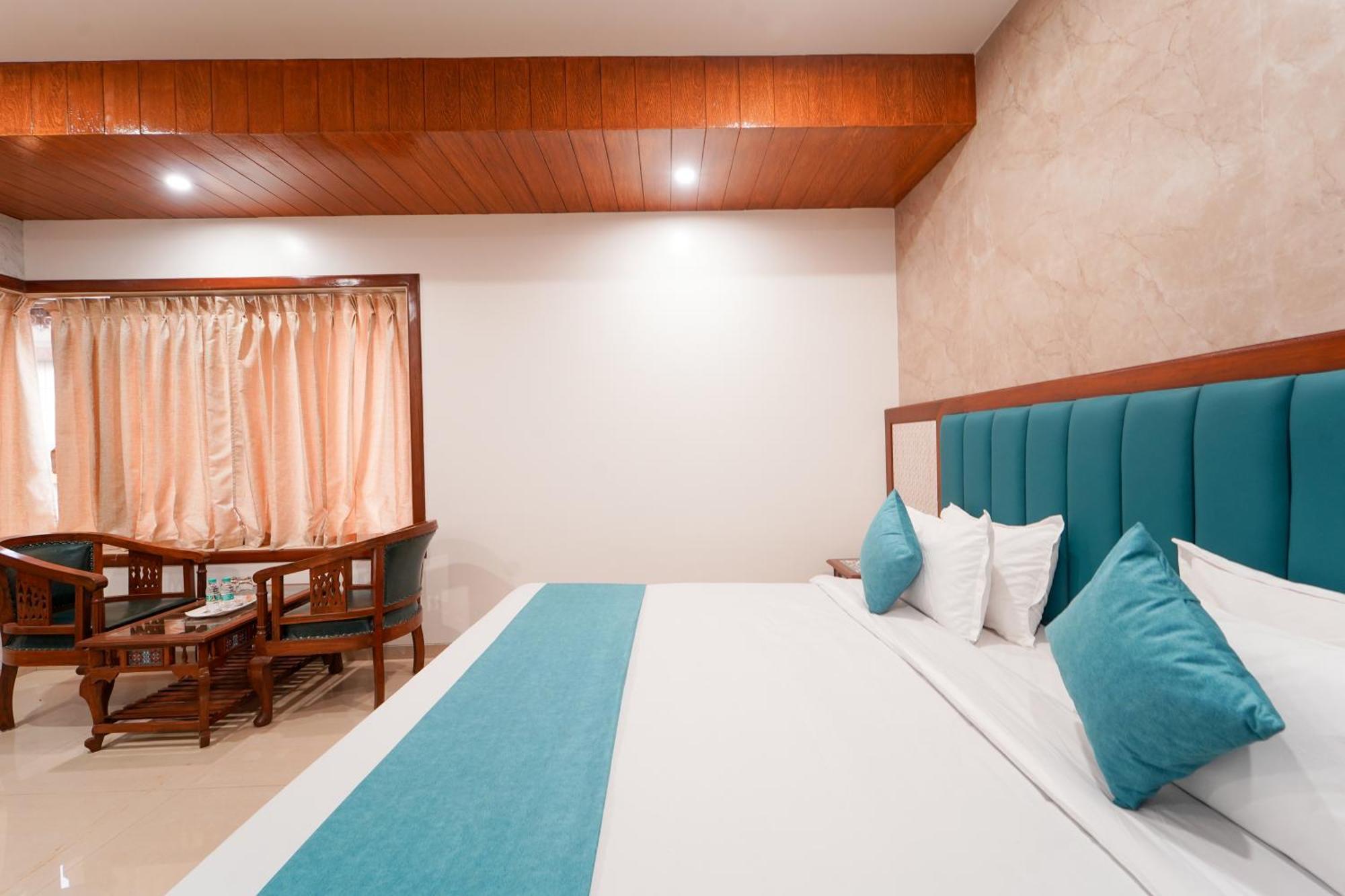 Hotel Bright Star Mahābaleshwar Esterno foto
