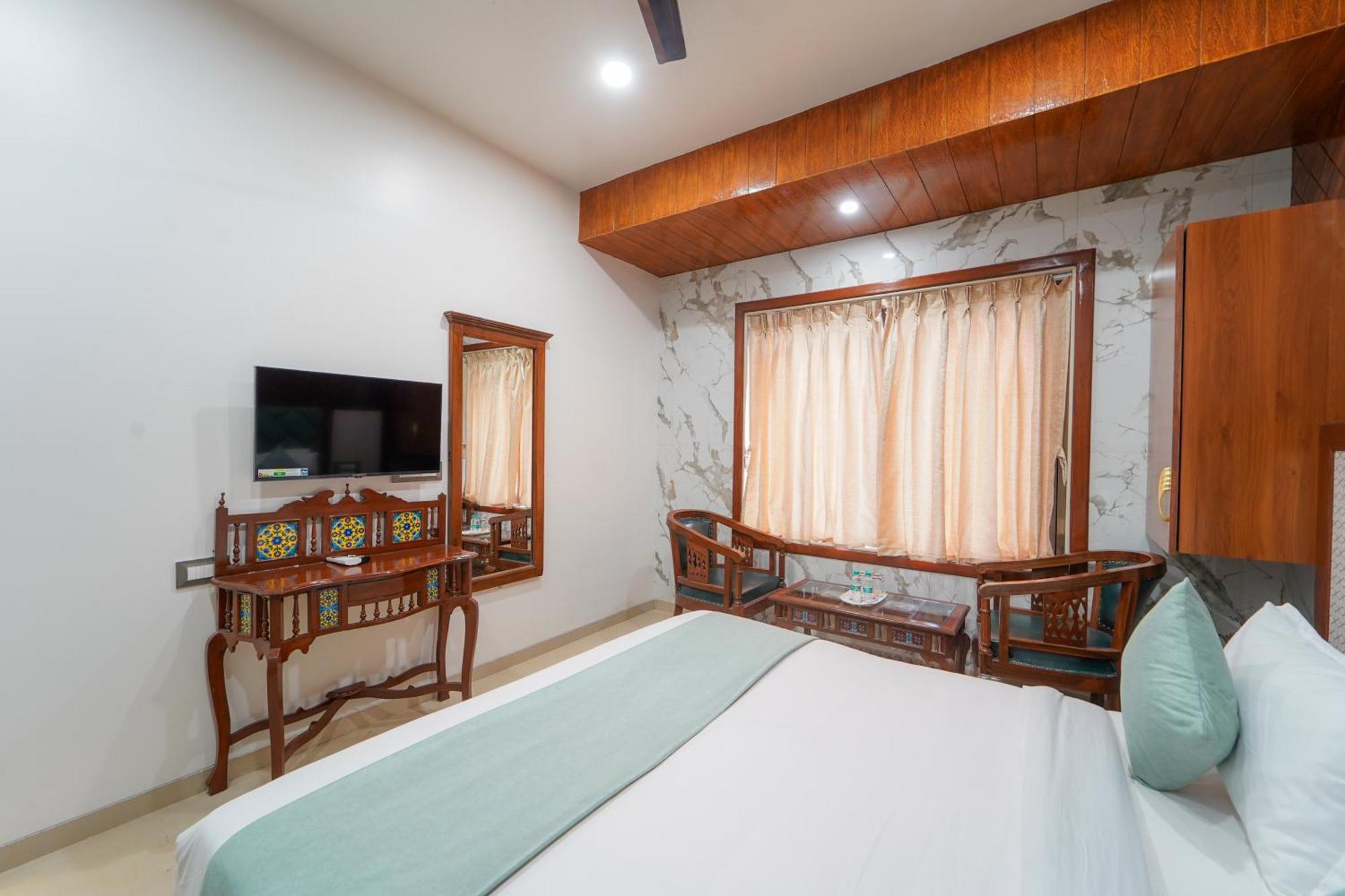 Hotel Bright Star Mahābaleshwar Esterno foto
