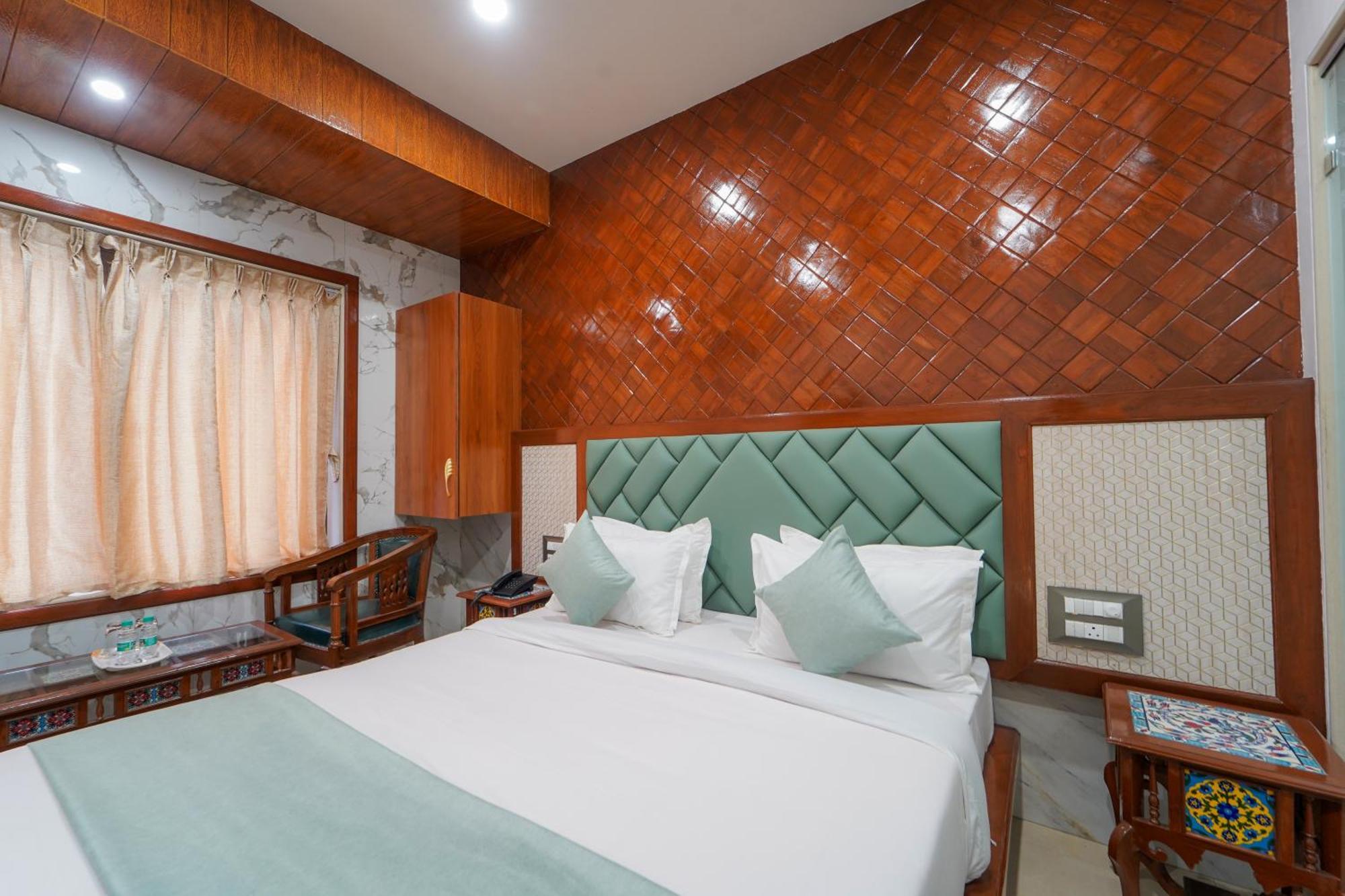 Hotel Bright Star Mahābaleshwar Esterno foto