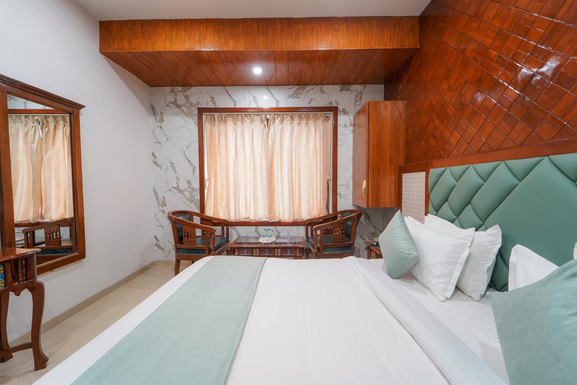 Hotel Bright Star Mahābaleshwar Esterno foto
