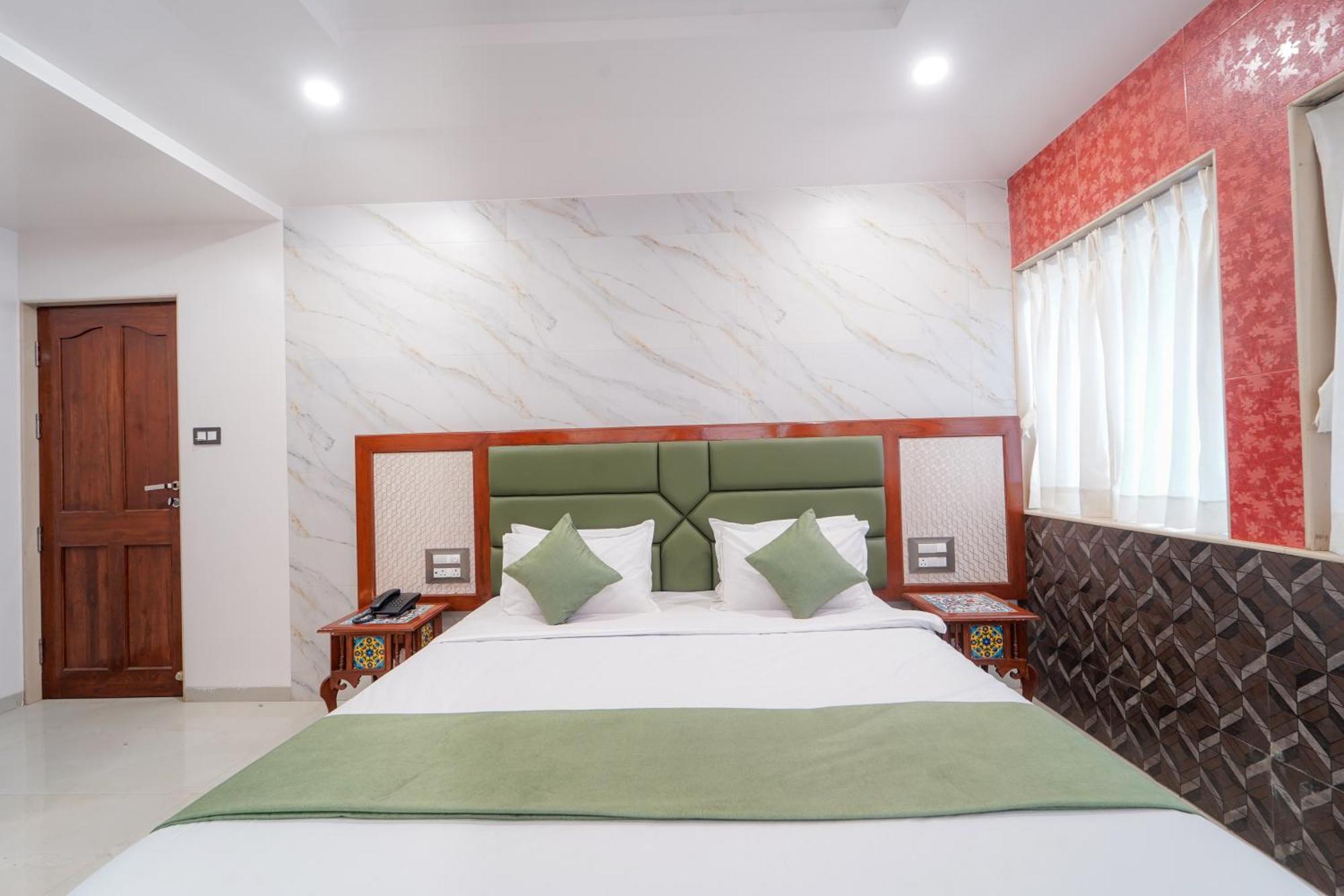Hotel Bright Star Mahābaleshwar Esterno foto