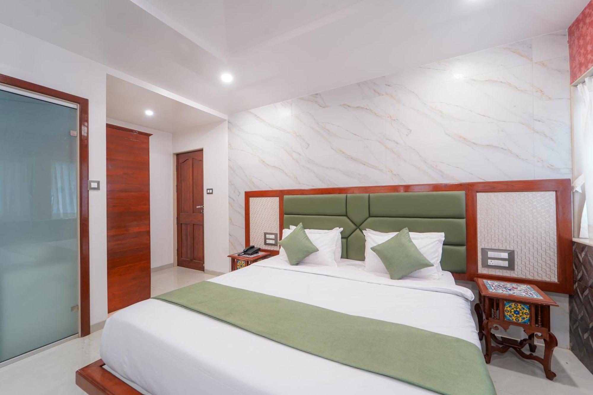 Hotel Bright Star Mahābaleshwar Esterno foto