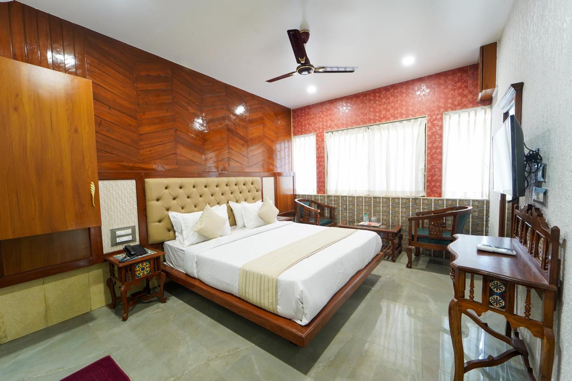 Hotel Bright Star Mahābaleshwar Esterno foto