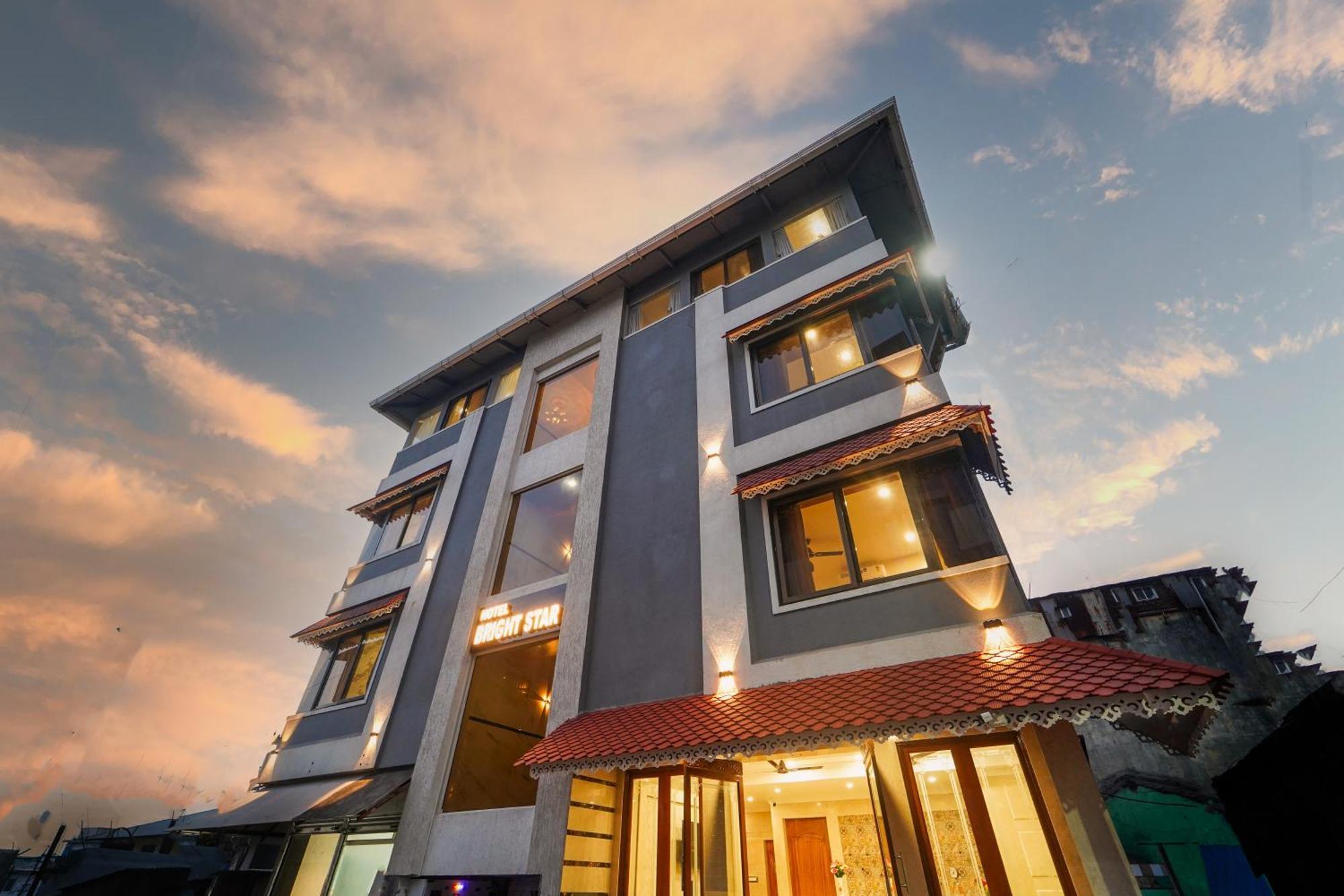 Hotel Bright Star Mahābaleshwar Esterno foto